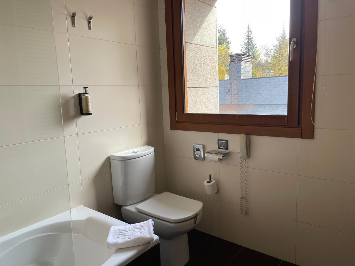 Standard Double Room,1319446342:JPEG